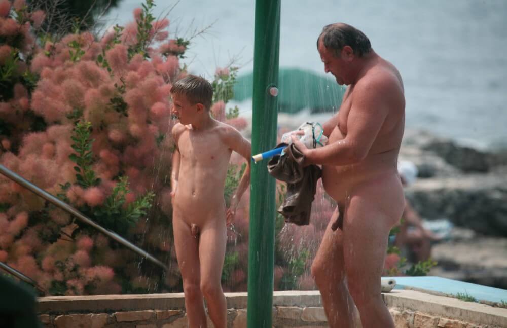Naturist Shower Profiles pics - nudism blog