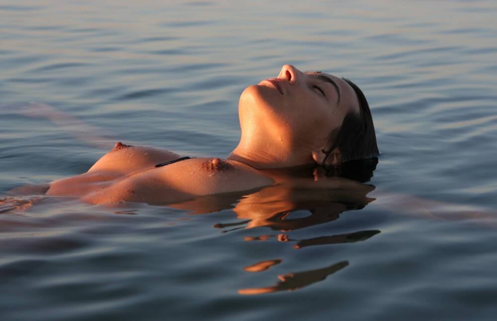 Sunlight Water to the Night pics - nudism blog