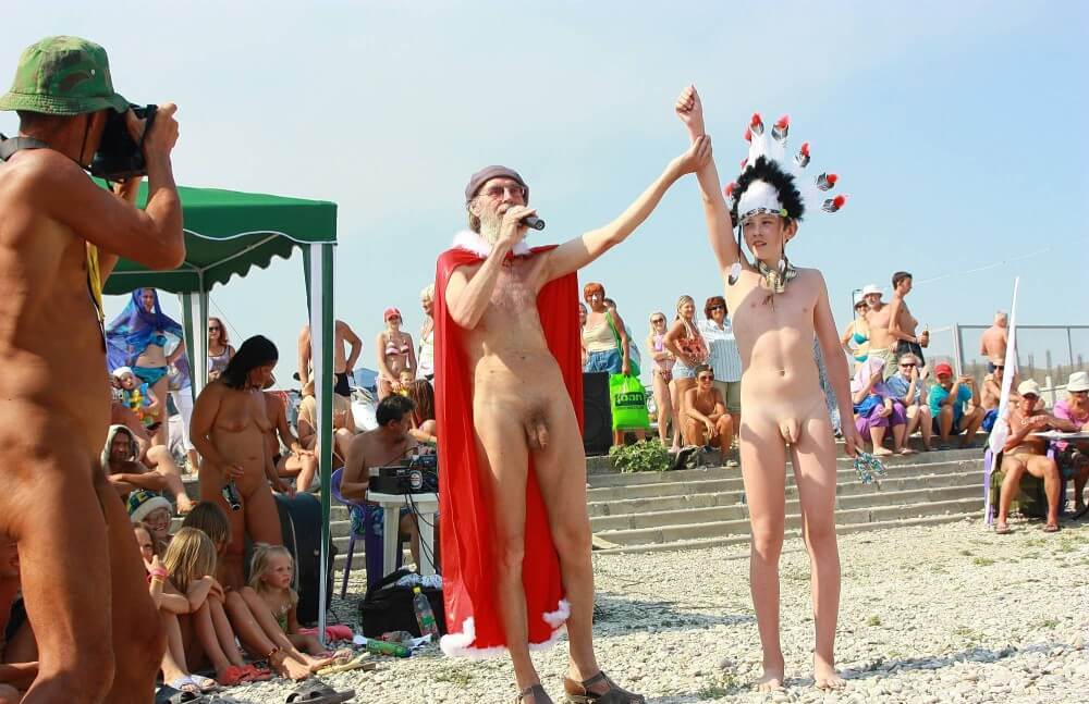 Native Headdress Dance pics - nudism blog