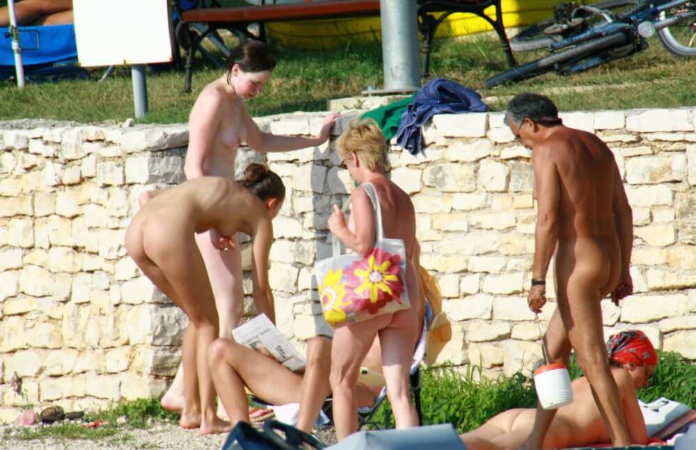 Nude Duet Girls Rail Climb Photo Set - nudism blog