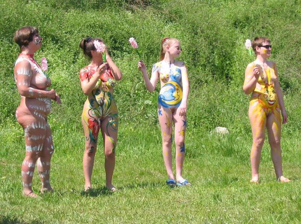 Family String-Apple Game Pics - nudism blog