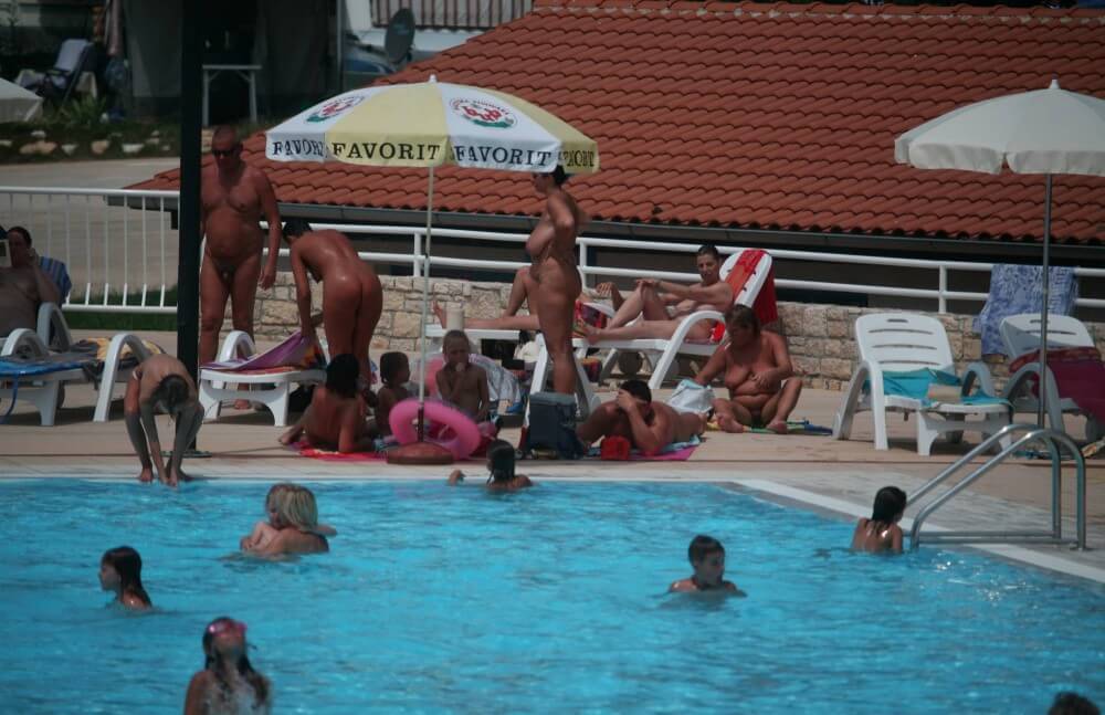 Naturist Pool Observation pics - nudism blog