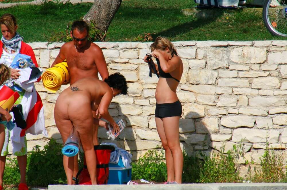 Ula FKK Sisters Day photo gallery - nudism blog