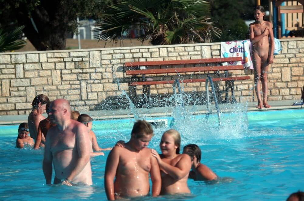 Naturist Pool Girls Profile pics - nudism blog