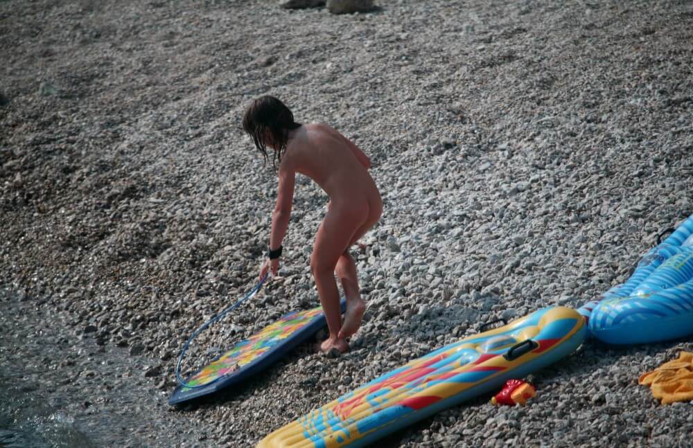Naturist Surf Board Glides pics - nudism blog