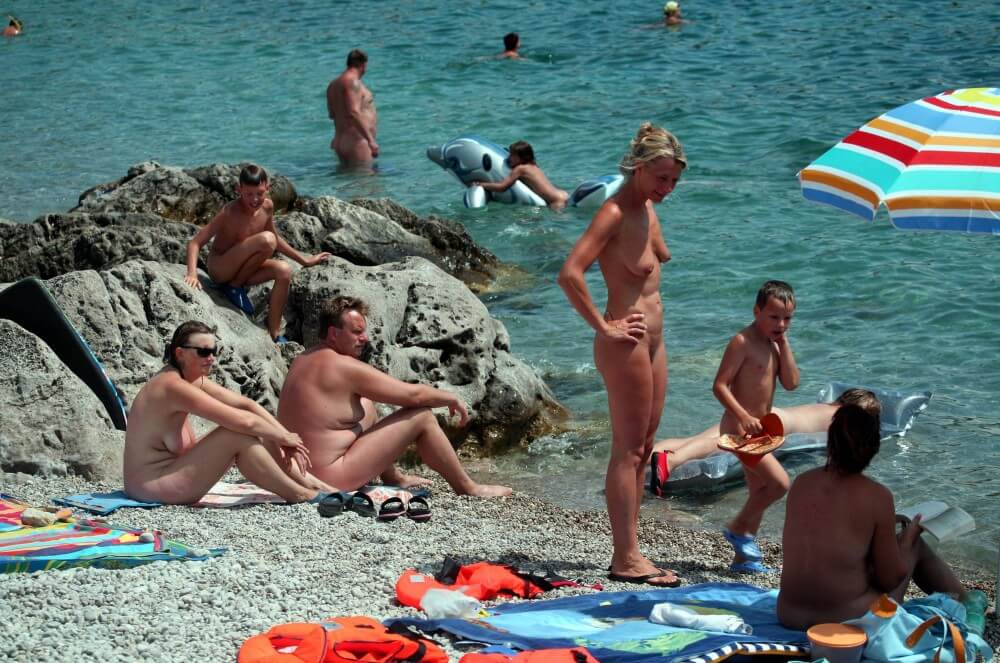 Rock Side Family Camping pics - nudism blog