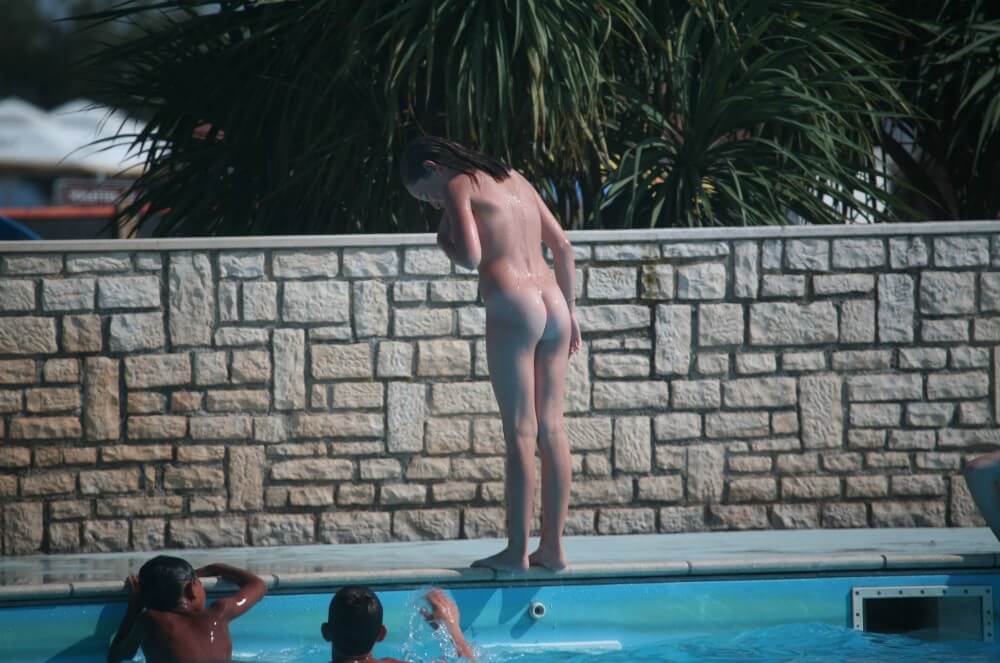 Naturist Pool-Side Singles pics - nudism blog