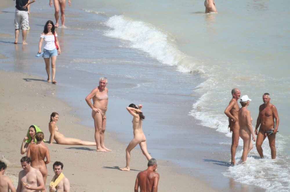 Costinesti Beach Groups pics - nudism blog