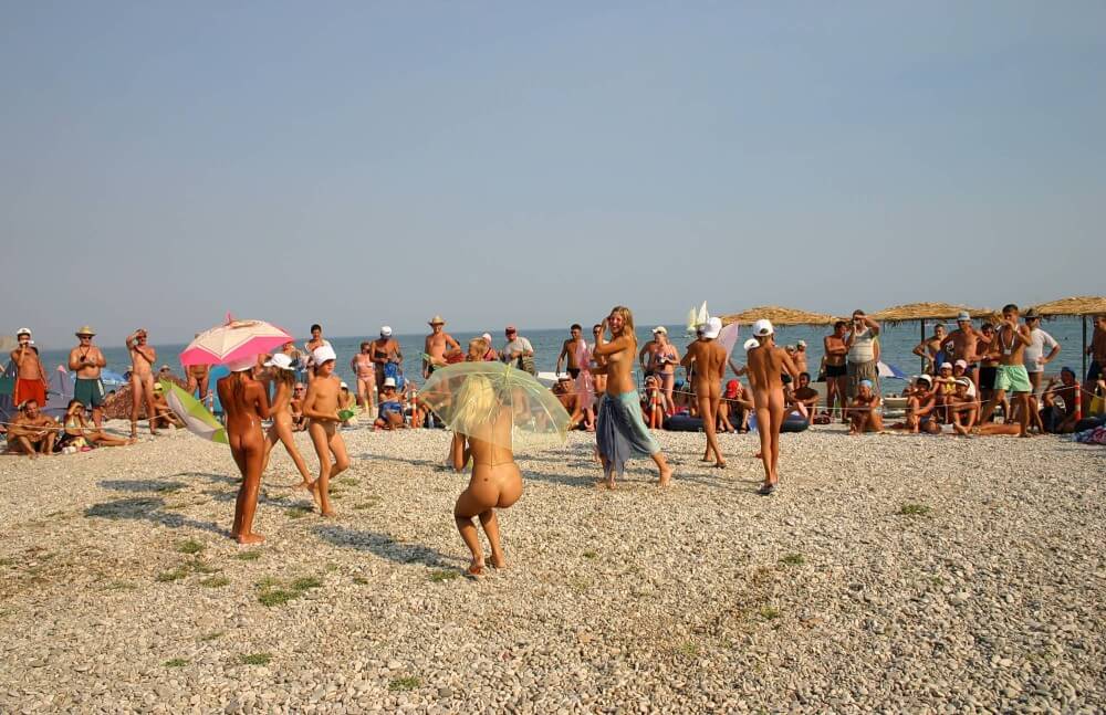 Ribbon and Umbrella Dance pics - nudism blog