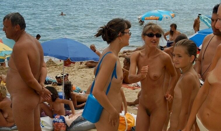 Documentary video naturism 1999 - nudism blog