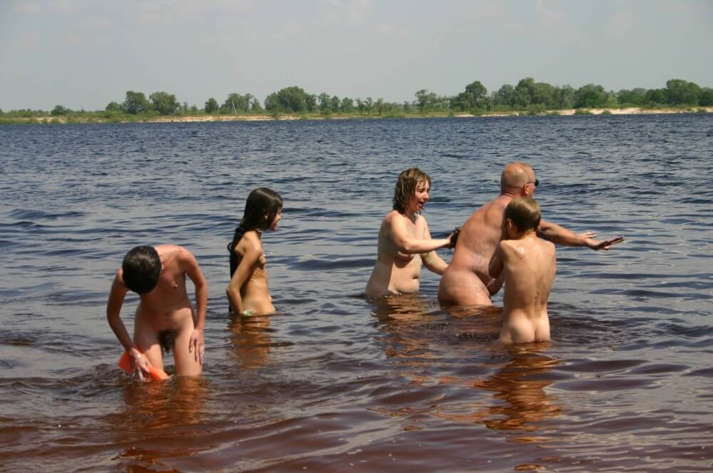 Kiev Water-Front Bathing pics - nudism blog