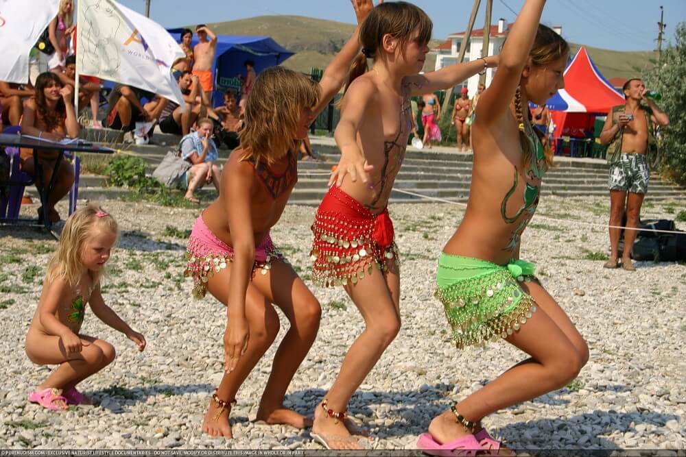 Festival and dancing photos - nudism blog