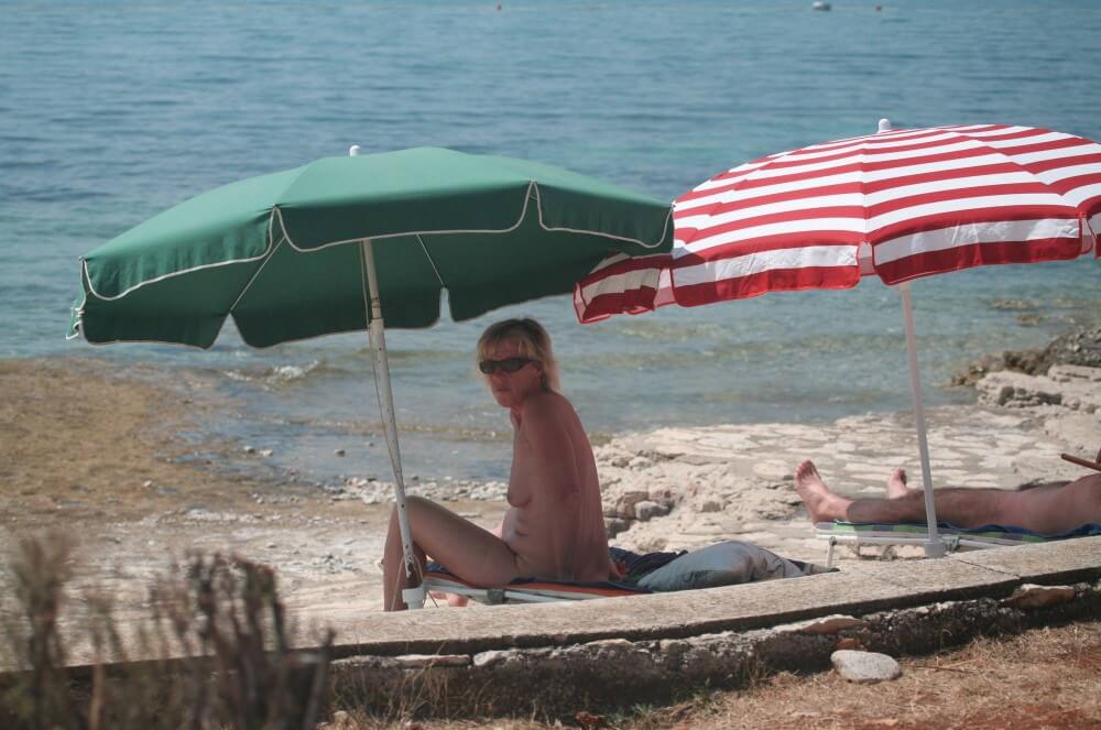 FKK Beachline Front pics - nudism blog