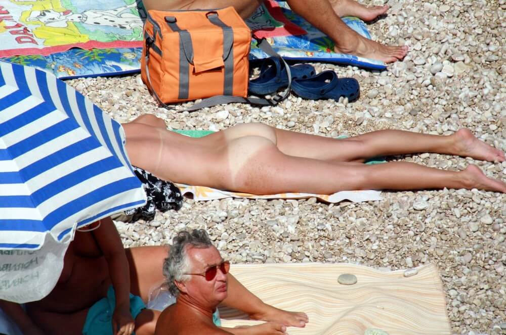 Naturists Beach Relaxation pics - nudism blog