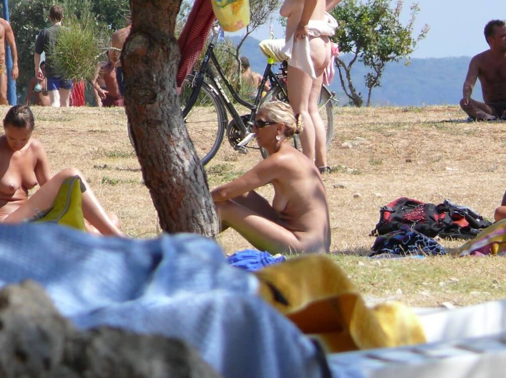 Ula FKK Shore Perspective pics - nudism blog