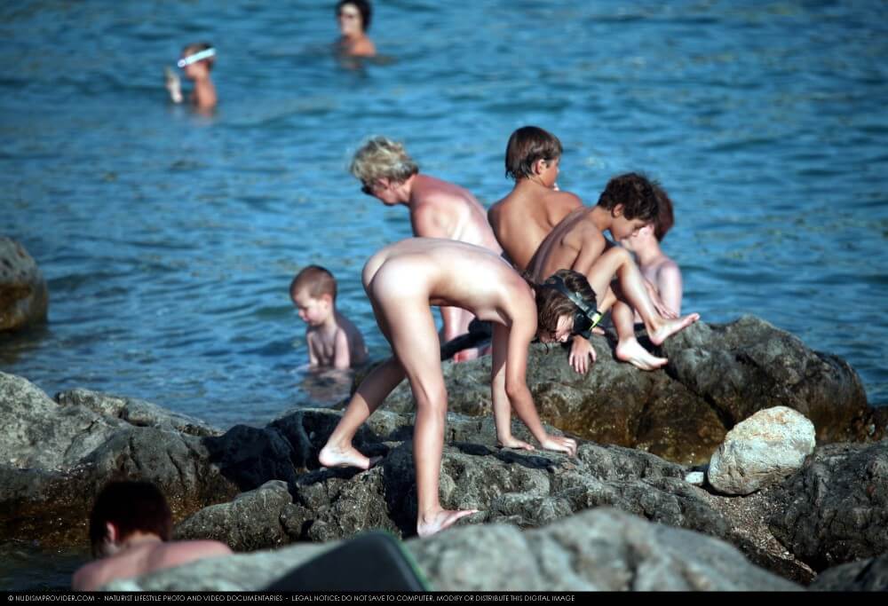 Summer day on the Black Sea photos - nudism blog