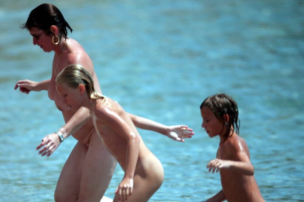 Running From the Waters pics - nudism blog