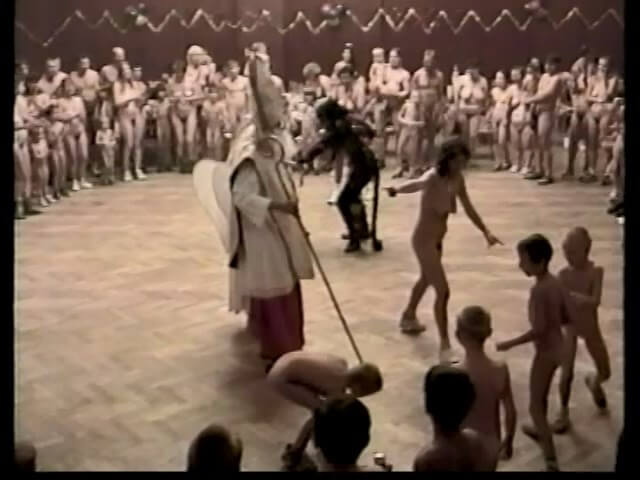 Helios Natura: Christmas Kinder Spiele - nudism blog